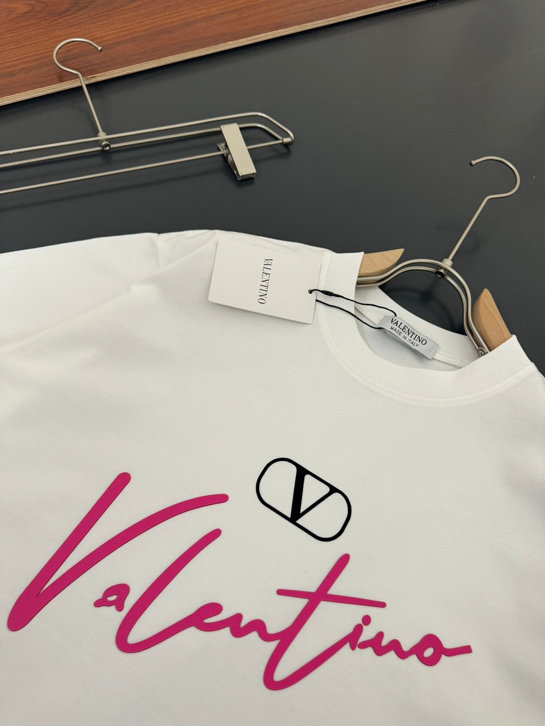 V - TSHIRT