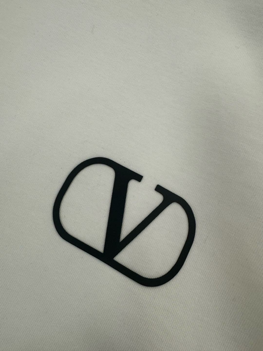 V - TSHIRT