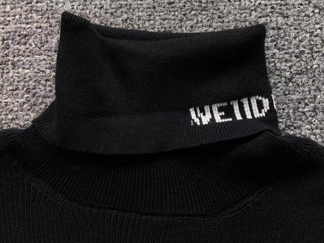 W - SWEATER