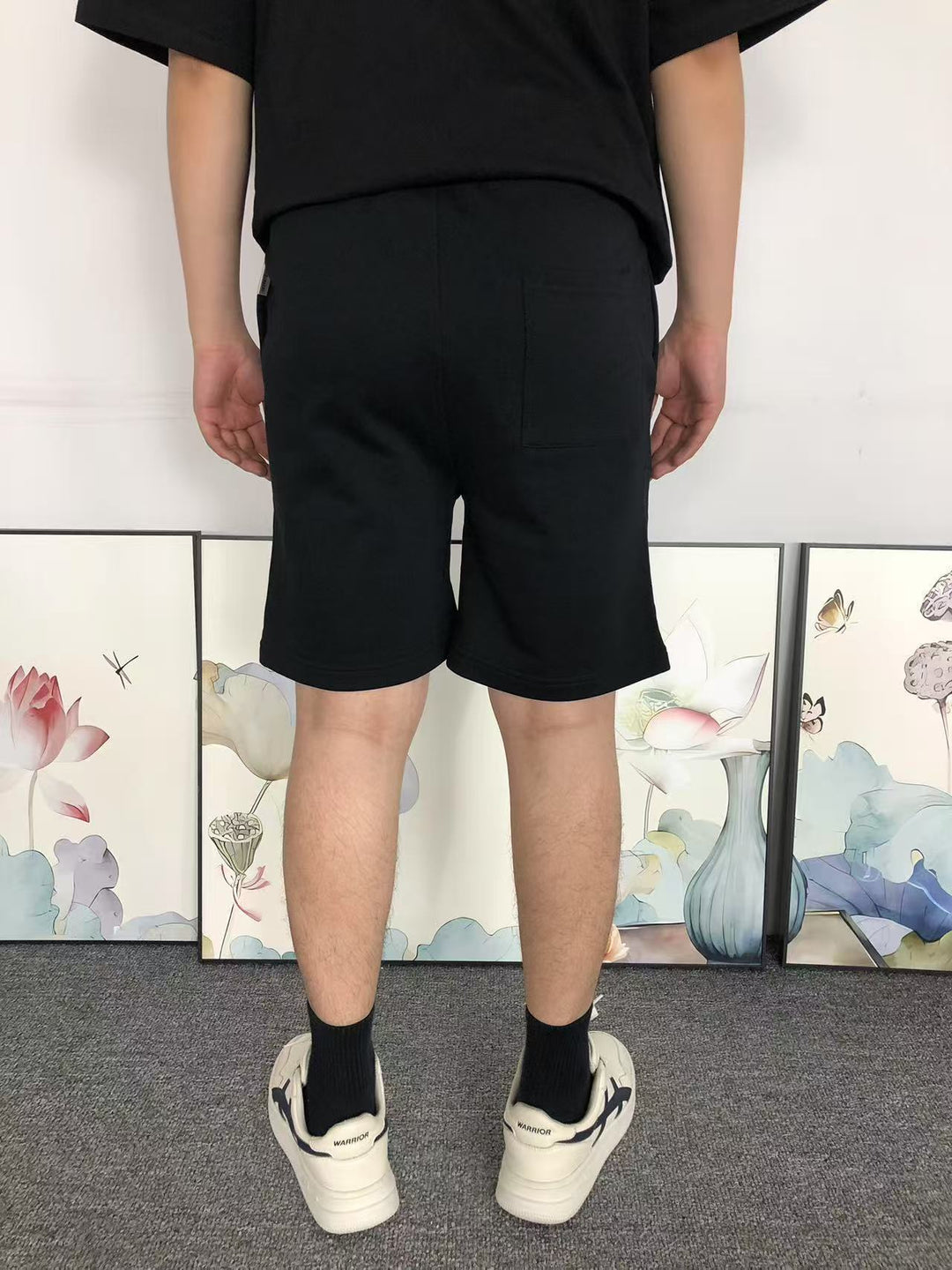 R - SHORTS