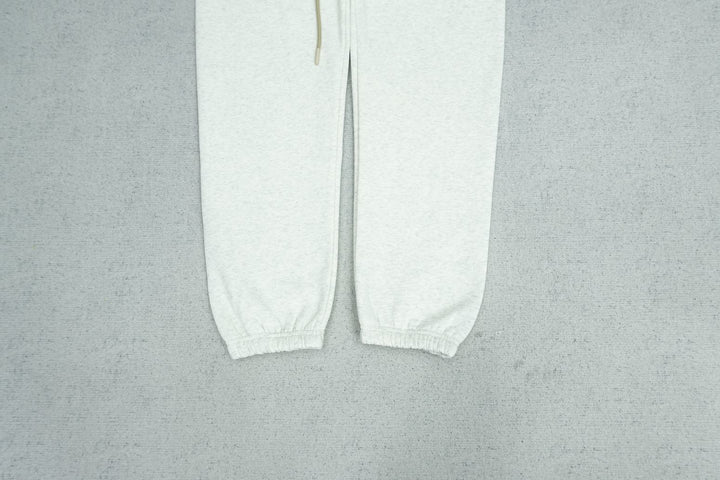F - SWEATPANTS