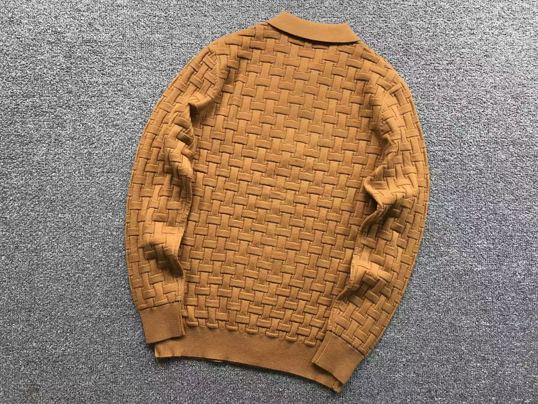 P - SWEATER