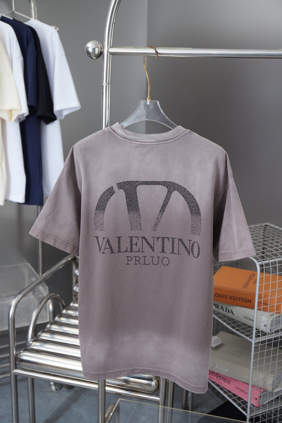 V - TSHIRT