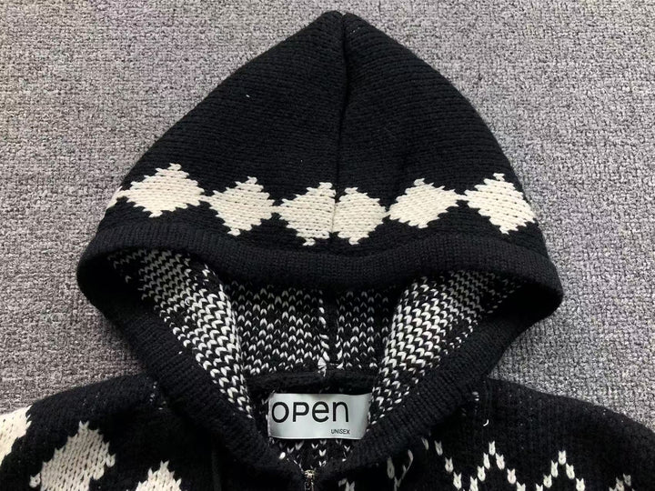 O - SWEATER