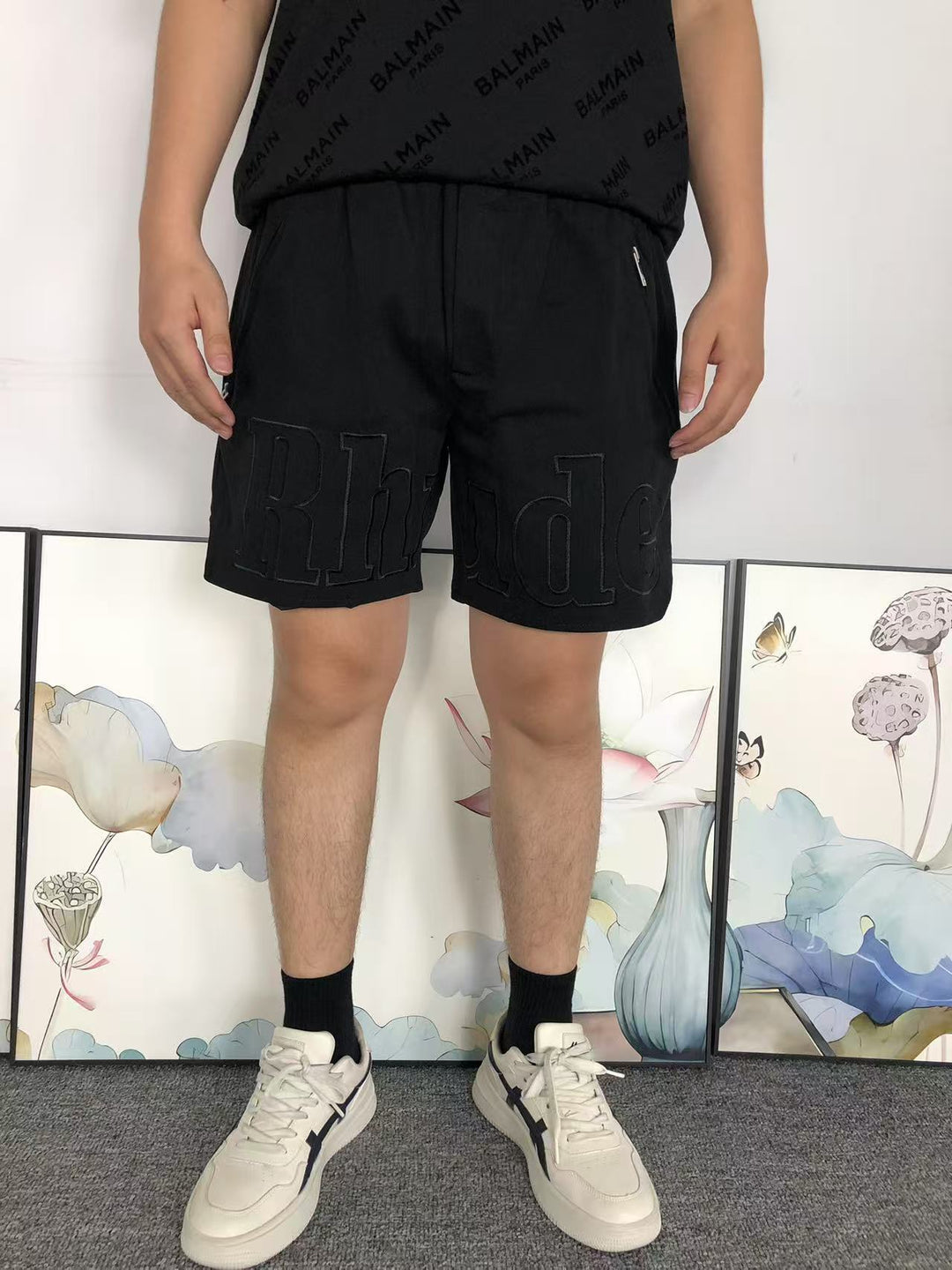 R - SHORTS