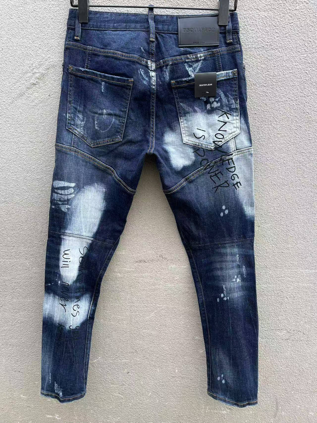 D - JEANS