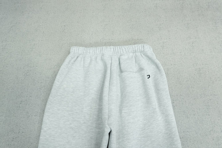 B - SWEATPANTS