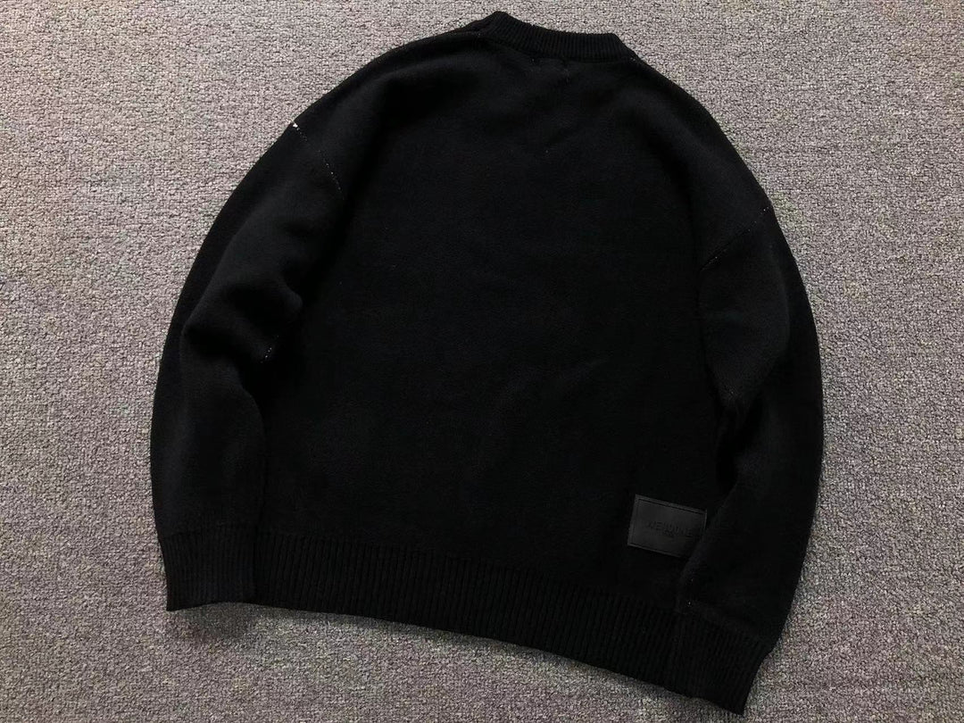 W - SWEATER