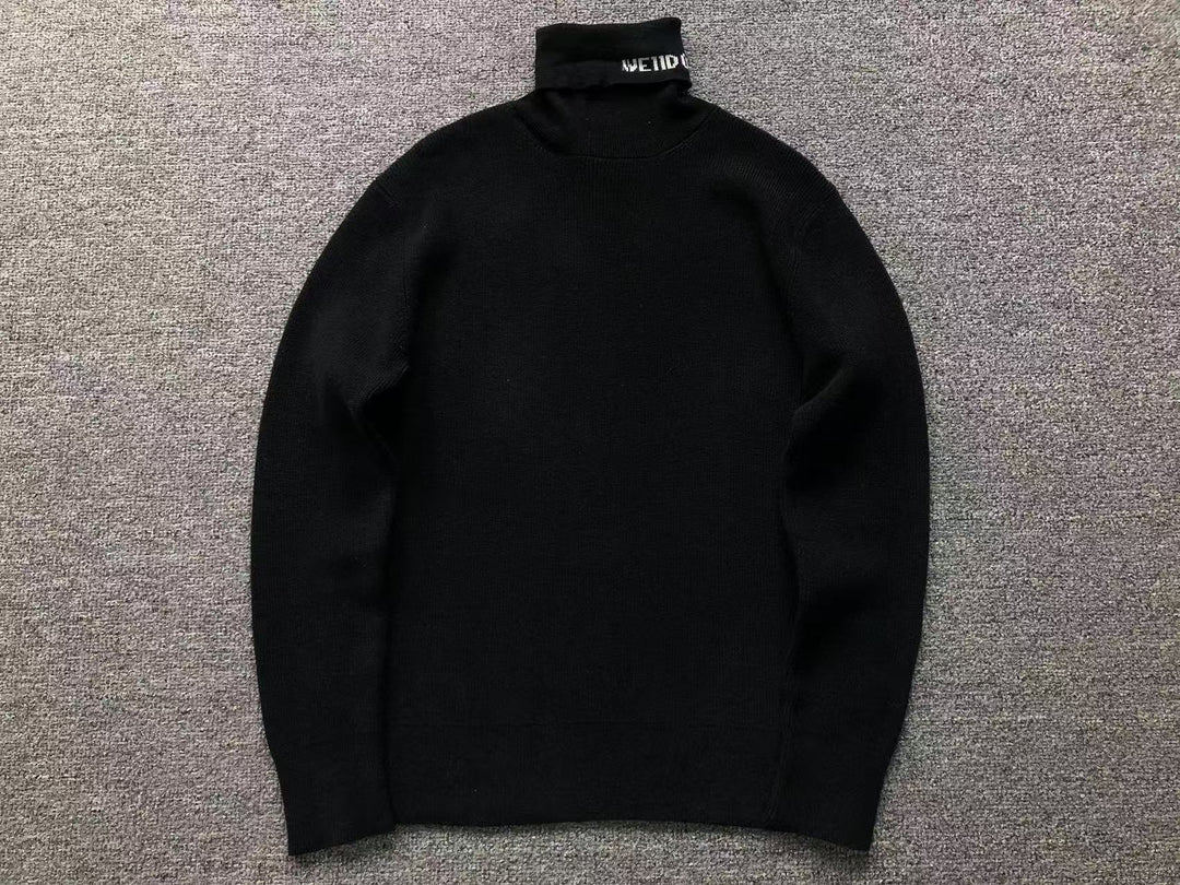 W - SWEATER