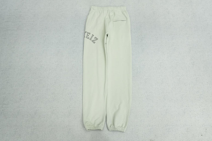 C - SWEATPANTS