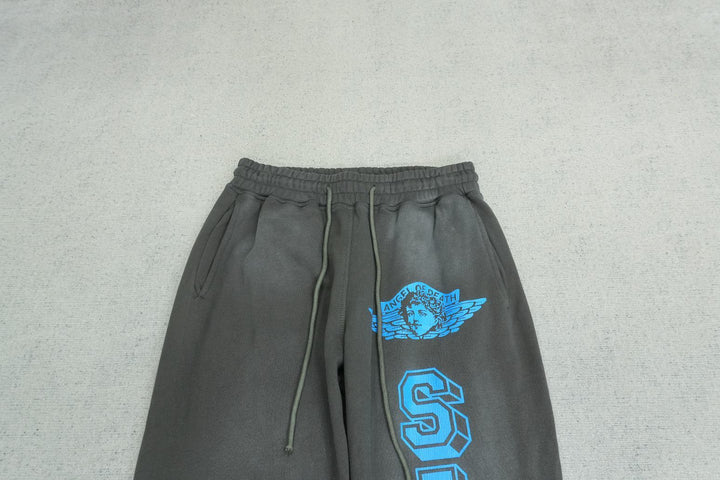 S - SWEATPANTS